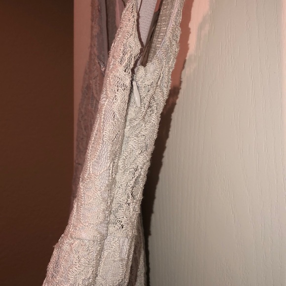 Jennifer Lopez Gray Lace Dress. Sz 8 - Picture 5 of 6